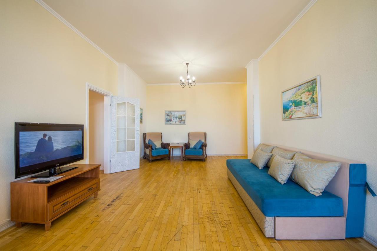 Apartment with jacuzzi and view on Khreschatyk Kiew Exterior foto