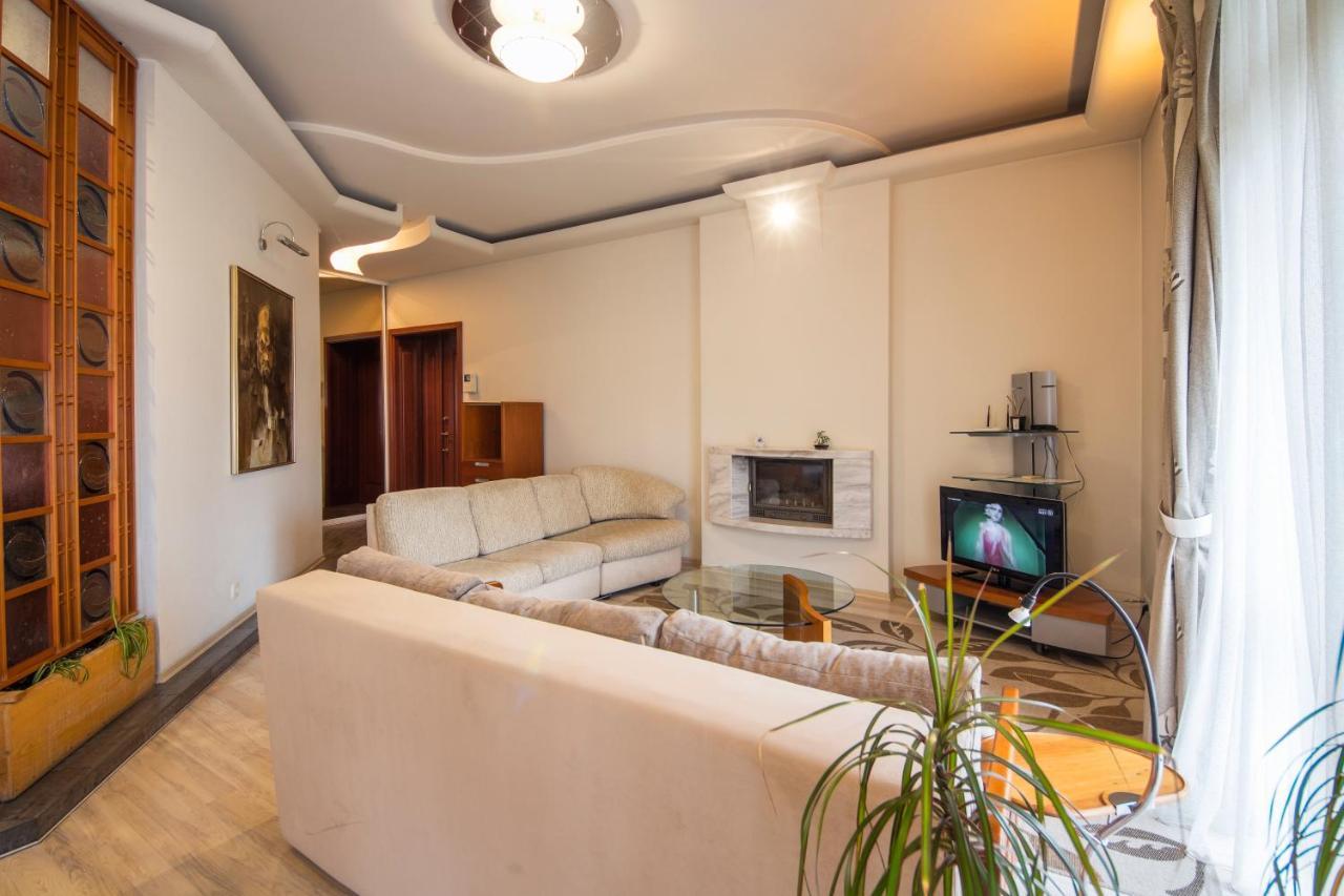 Apartment with jacuzzi and view on Khreschatyk Kiew Exterior foto